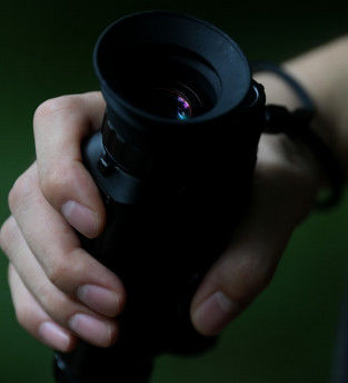 دوربین دید حرارتی FW-TS03 با دقت بالا، با فاصله‌ی تشخیص 500 تا 2400 متر و صفحه‌ی کانونی مادون قرمز غیر سرد شده‌ی اکسید وانادیوم برای تصاویر واضح